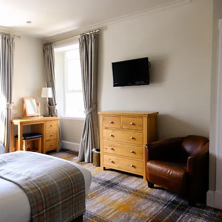 Glen Mhor Hotel At Uile-Bheist 'Brewstillery'-3
