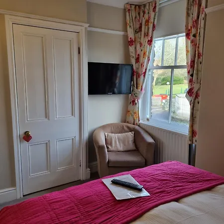 Montfort Cottage Guest House-2