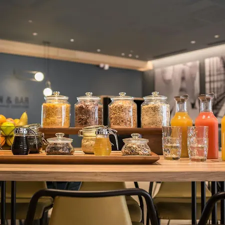 Courtyard By Marriott Paris Arcueil-2