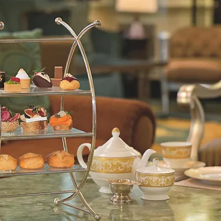 The Ritz-Carlton Abu Dhabi, Grand Canal-3