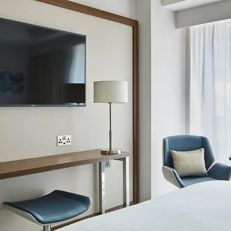 Courtyard By Marriott Oxford City Centre-2