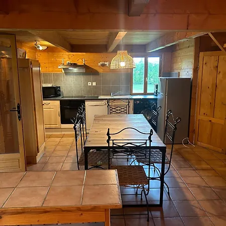 Chalet à la campagne, proche d'Ussel-3