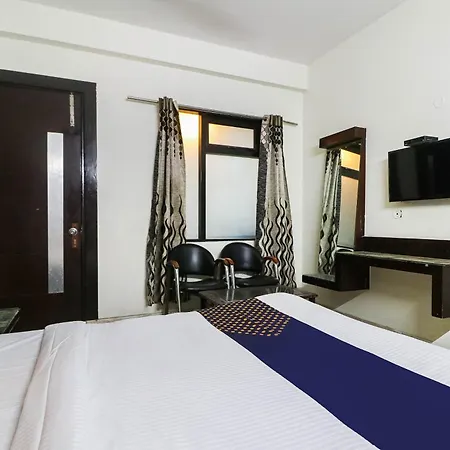 Spot On Hotel Grace Near Star Mall-3