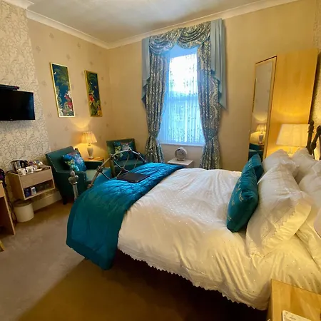 Stratford House Exclusively For Adults-2