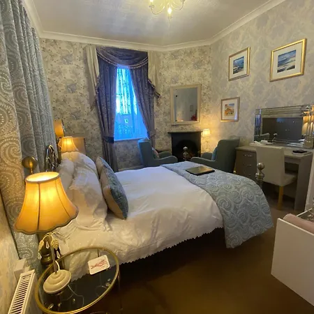 Stratford House Exclusively For Adults-3