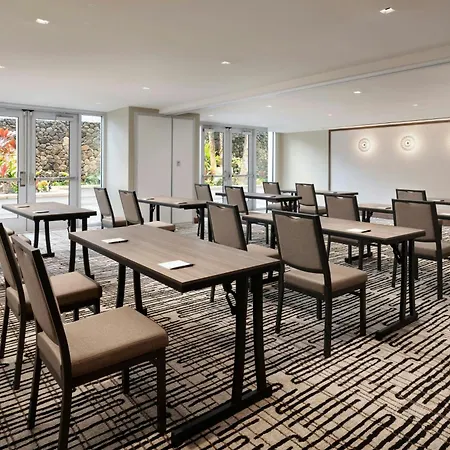 Ac Hotel By Marriott Honolulu-2