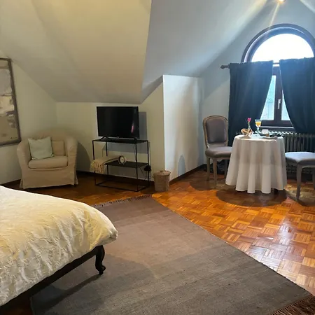 Sophia Rooms 14-3