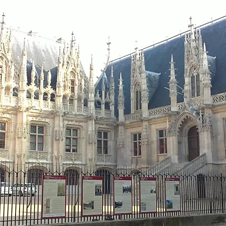 Hotel Dandy Rouen Centre-3
