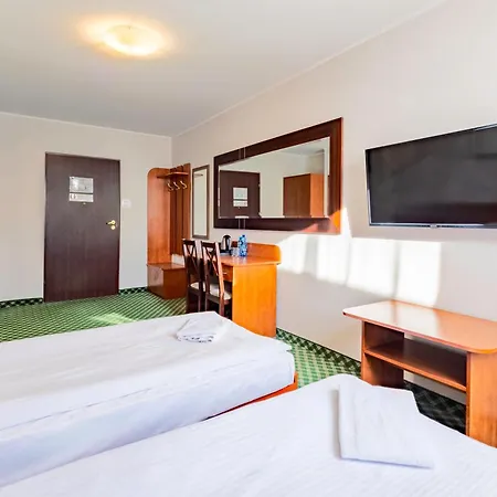 Hit Hotel-3