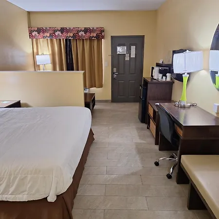 Super 8 By Wyndham Weslaco-2