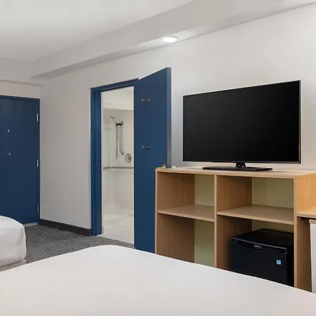 Spark By Hilton Bentonville-2