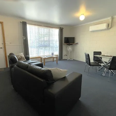Castaway Holiday Apartments-3