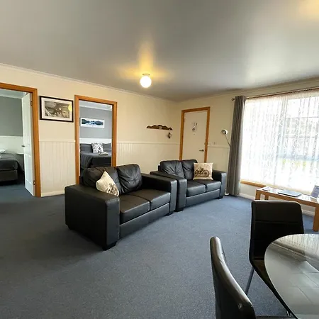 Castaway Holiday Apartments-2
