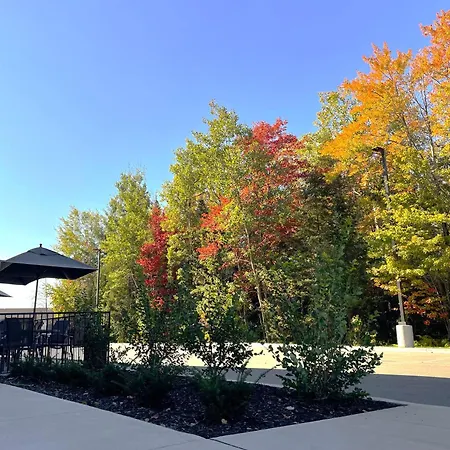 Fairfield By Marriott Inn & Suites North Bay-3