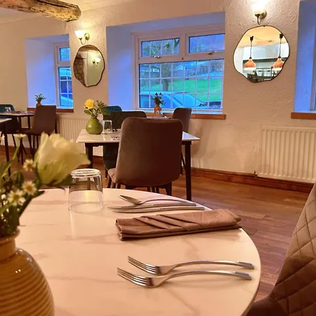 Penybont Restaurant + Inn-3
