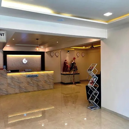 The Grand Sarovar Inn And Suites-3