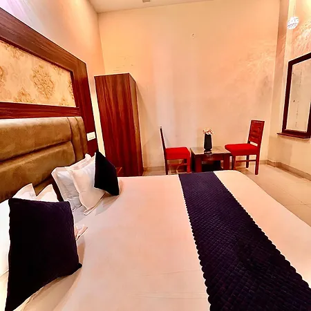 Hotel Woodlark Zirakpur Chandigarh !! Top Rated & Most Awarded Properties In Tricity !!-2