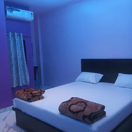 Omkara Guest House Hotel-3