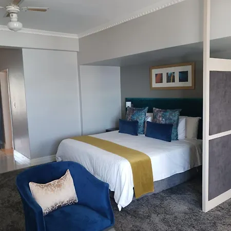 Peninsula All Suites Hotel-3
