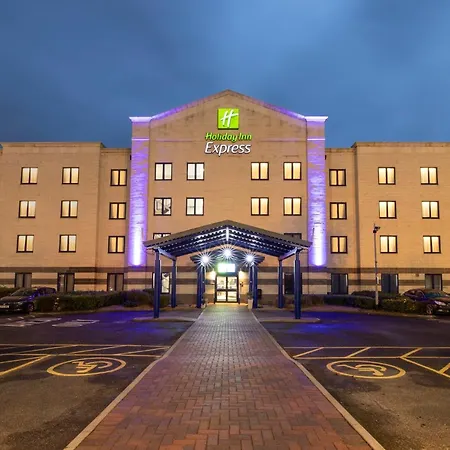 Holiday Inn Express Poole By Ihg-2