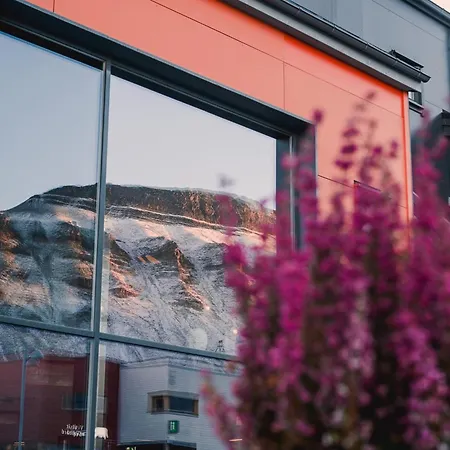 Svalbard Hotell | Polfareren-3