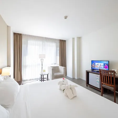 โรงแรมโกลเด้นคราวน์ แกรนด์-3