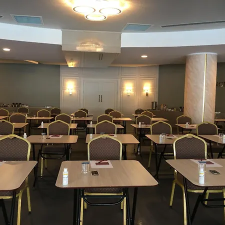 Hotel Excellence Inn-3