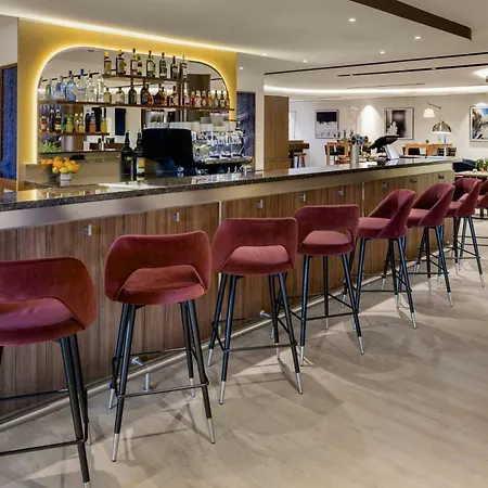 Ac Hotel By Marriott Saint-Julien-En-Genevois-3