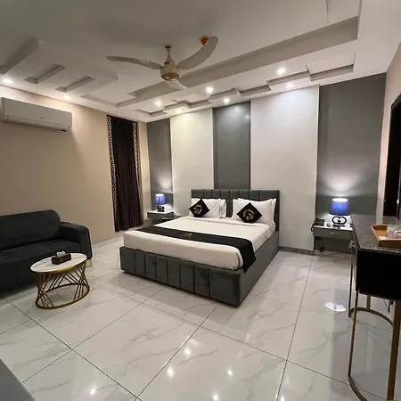 Palm Tree Hotel-2