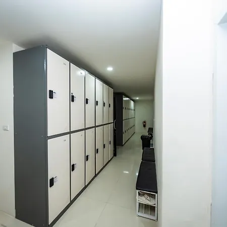 Kiwi Capsule Hotel-2