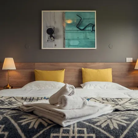 Farmhouse Lodge-2