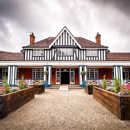 The Pavilion Bisley-2