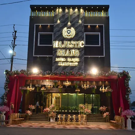 Hotel Majestic Grand By Mng Rooms-2