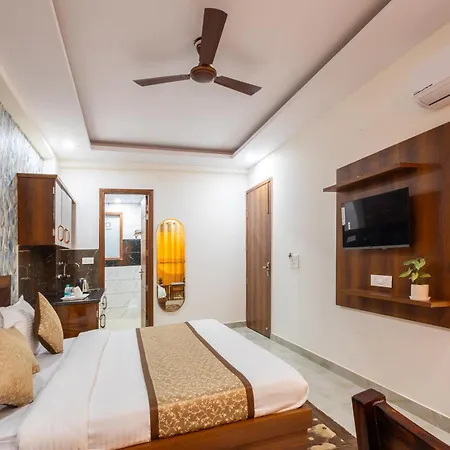 Hotel Gill Comfort Inn - Close To Medanta, Artemis And Fortis Hospital-3