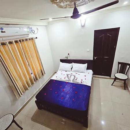 Moonlight Tourist Home-3