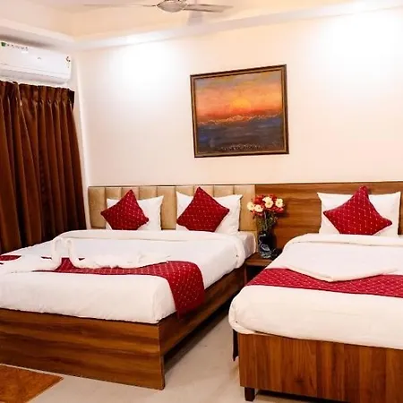 Hotel Divine Inn-3