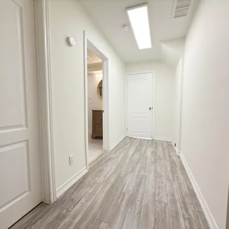 Cozy Room With Private Bath Near Don Mills Subway-2