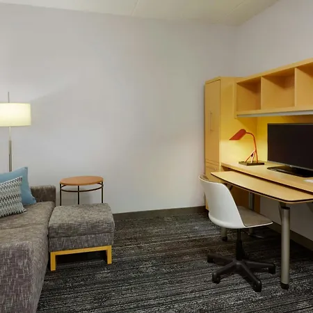 Towneplace Suites By Marriott London-3