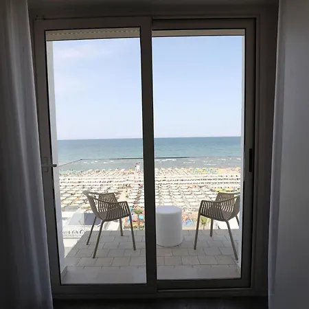 Hotel Daniel'S Fronte Mare-2