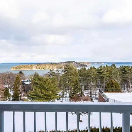 Bluenose Inn - Bar Harbor Collection-2