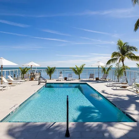Pines & Palms Resort-3