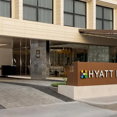 Hyatt Place Bangkok Sukhumvit 1-2