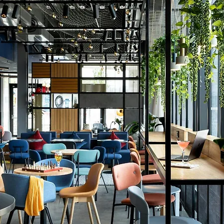 Moxy Plymouth-2