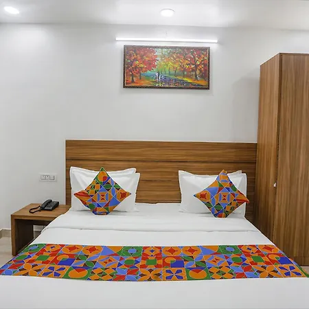 Fabhotel Unique Stay-3