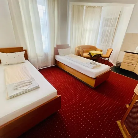 Pension De Lux Augsburg-2