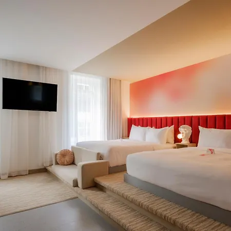 Rose Hotel Invisible-2
