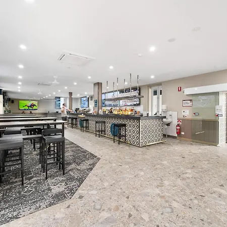 Palace Hotel Proserpine-2