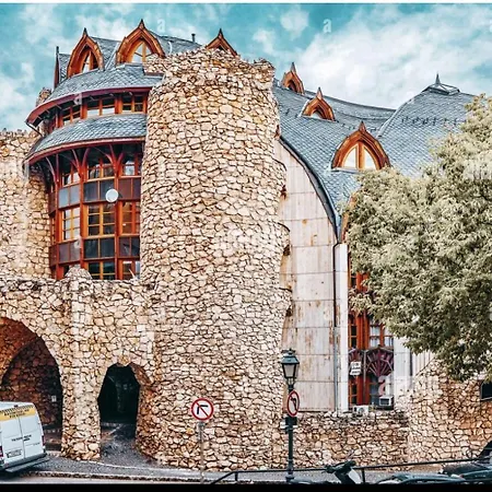 Deluxe Swan Stone Castle Apartment-2
