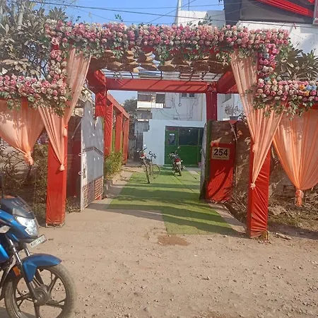 Hotel The Singh Celebration Guest House-3