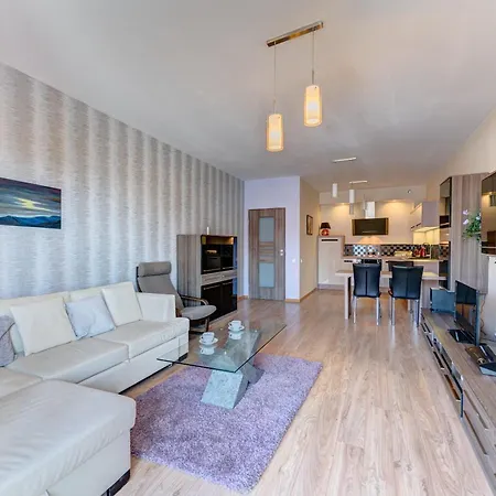Apartments By The River In Gdansk With Pool, Sauna & Gym By Noclegi Renters-2